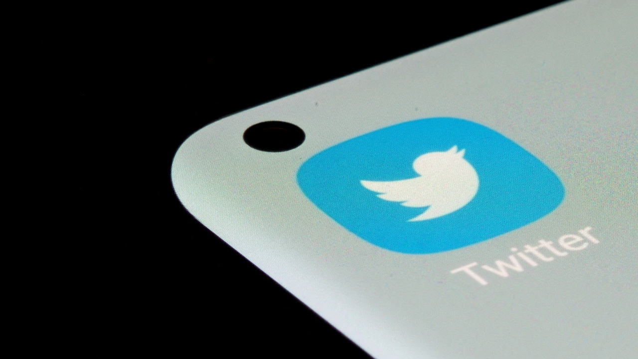 Twitter Blue to redebut on December 2 with three color-graded checkmarks - Smartprix