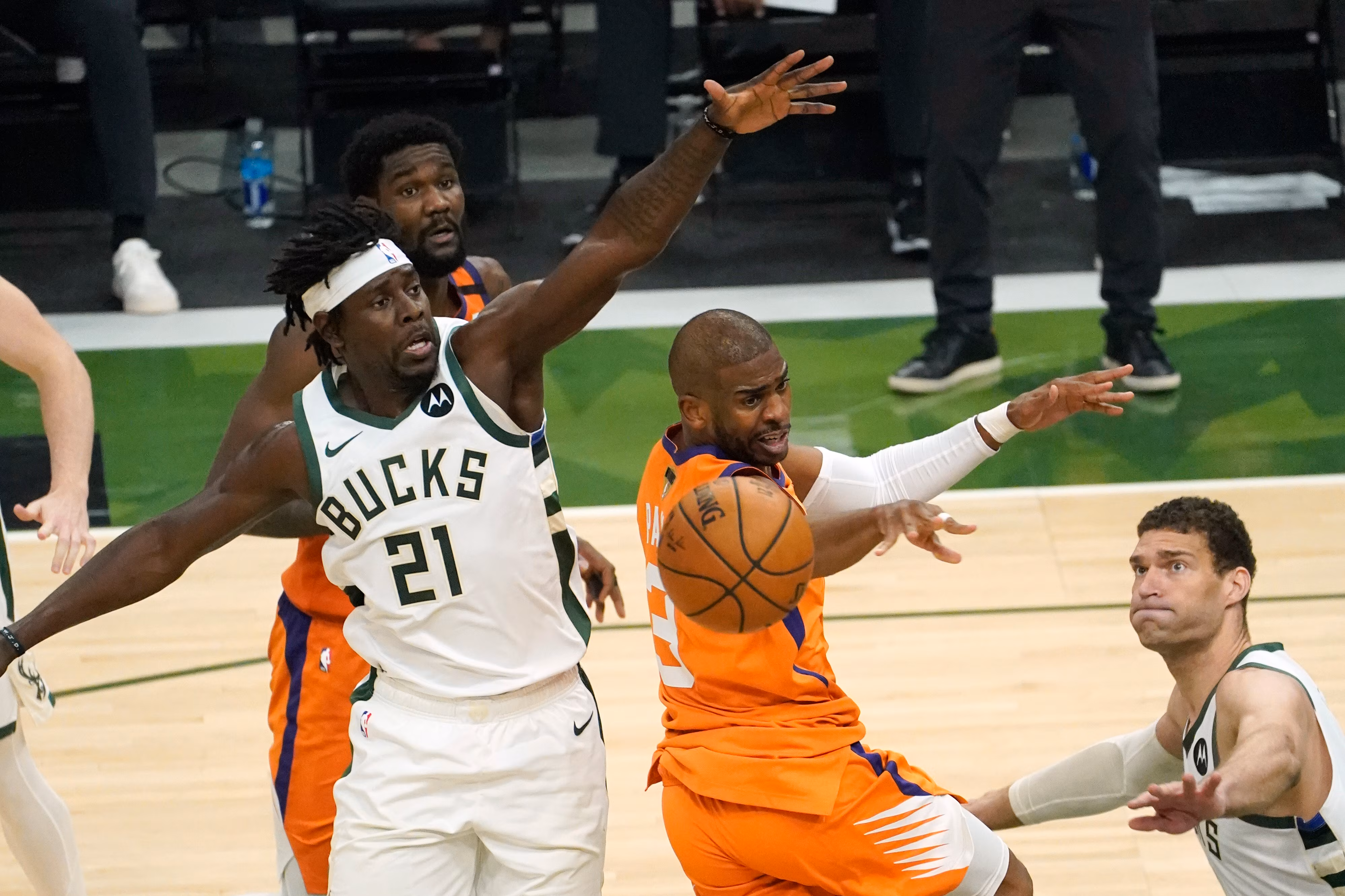 Chris Paul Blames 5-Turnover Game 4 Performance on 'Bad Decision-Making'