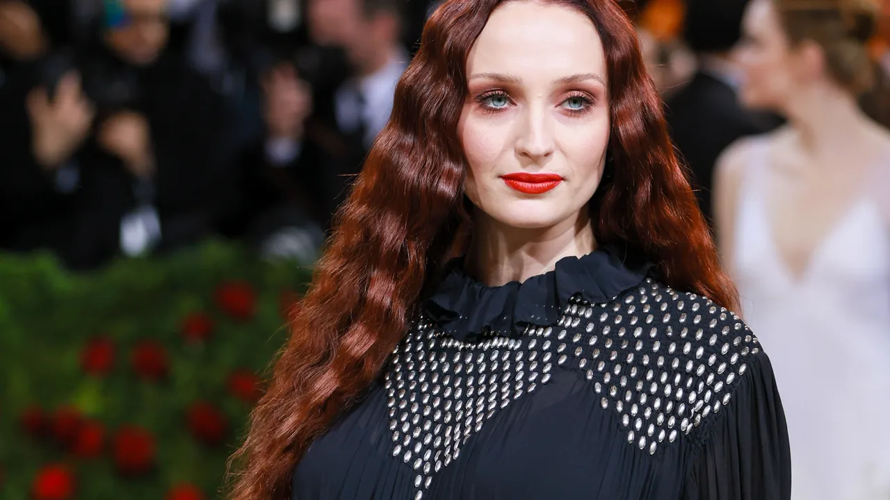 Pre-Raphaelite Curls Were a Big Hair Trend at the Met Gala 2022