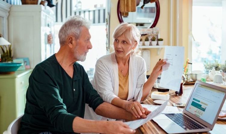 Pension UK: Burden on retirees as Britons support their families with £3,700 in handouts