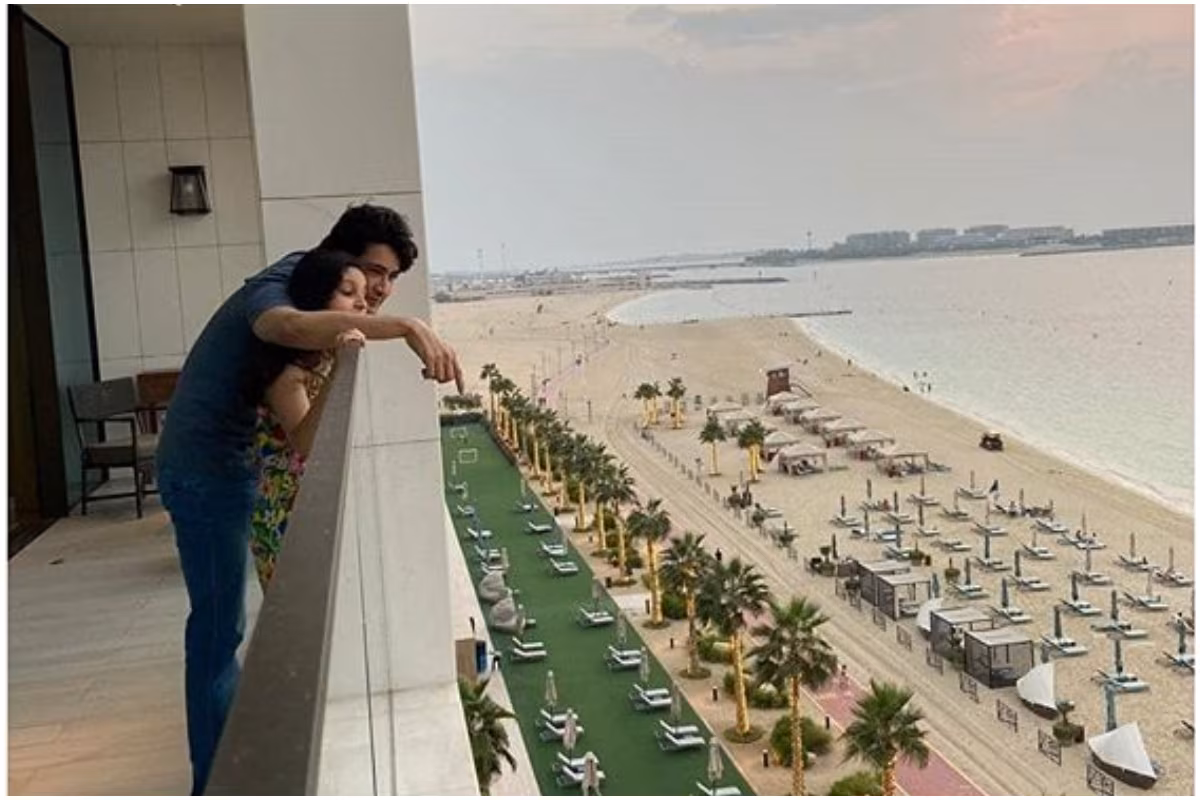 Namrata Shirodkar Shares Candid Holiday Picture of Mahesh Babu with Daughter Sitara