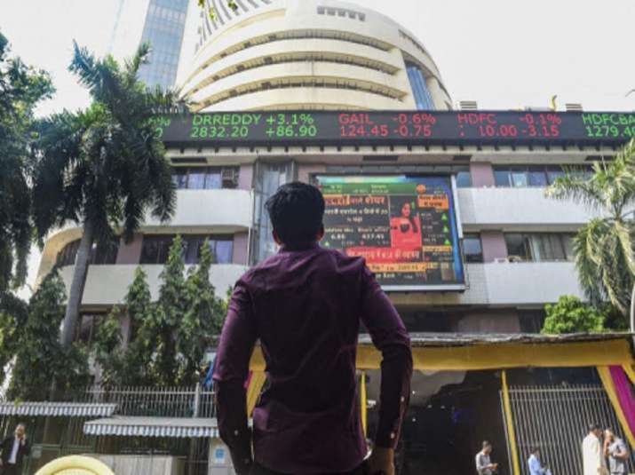Sensex rallies over 400 points in early trade; Nifty hovers around 11,800