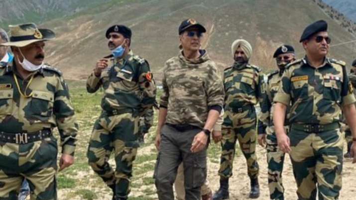 Akshay Kumar donates Rs 1 crore for school building in J&K's LoC village