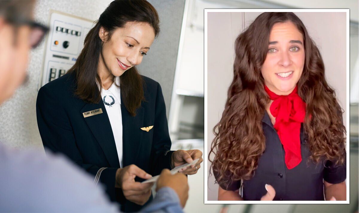 'Judging you': Flight attendant on why they 'awkwardly stand at the entrance of the plane'