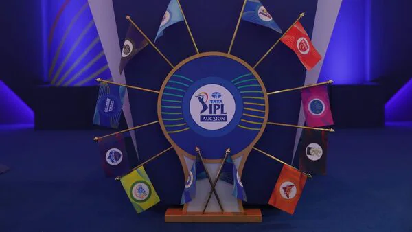 Media giants in pitch battle for India cricket rights