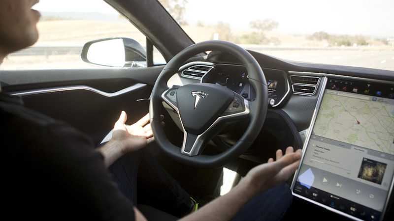 NHTSA lists its investigations into 30 Tesla crashes, 10 of them deadly
