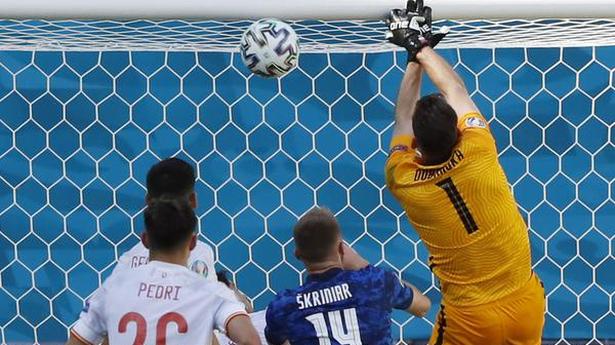 Euro 2020 | Bizarre own-goal helps Spain advance to last 16