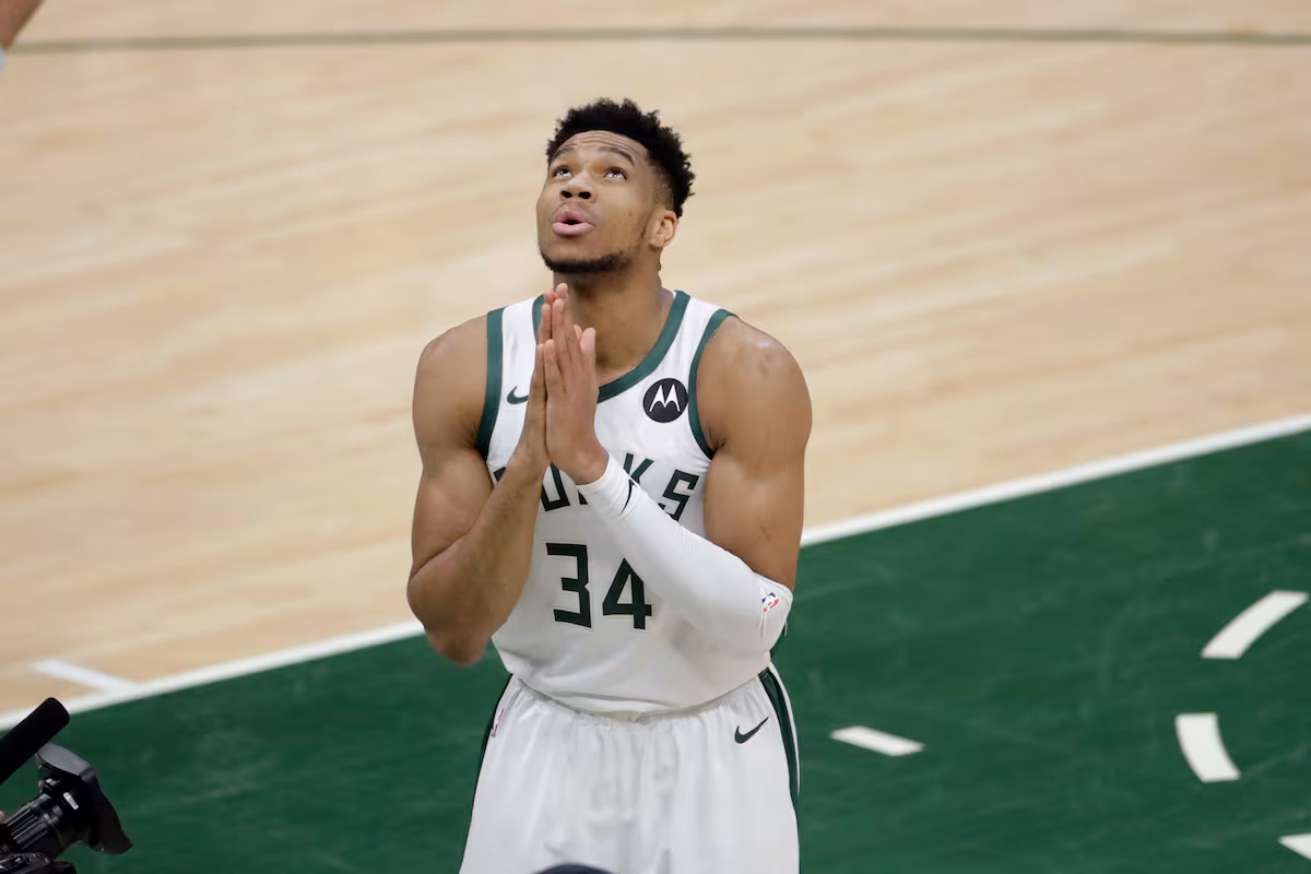 Giannis Antetokounmpo Just Earned His Signature NBA Moment