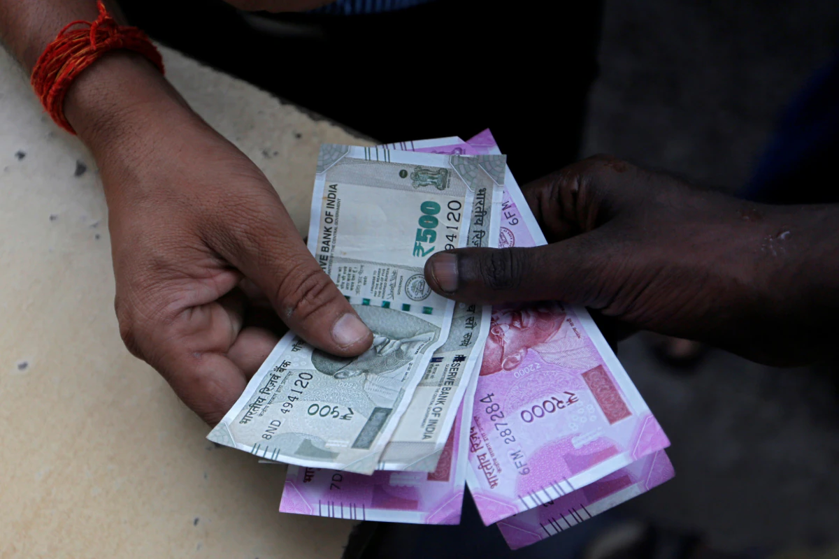 Rupee Slumps 33 Paise to Rs 74.74 Against US Dollar in Early Trade