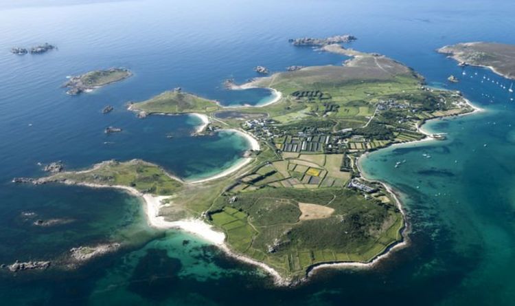Top 7 UK beaches: Influencer lists staycation destinations which feel like they are abroad