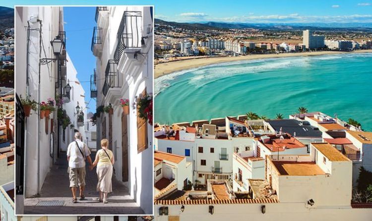 Spain expats hail ‘friendly’ locals as perk of move - 'like going back in time in the UK'