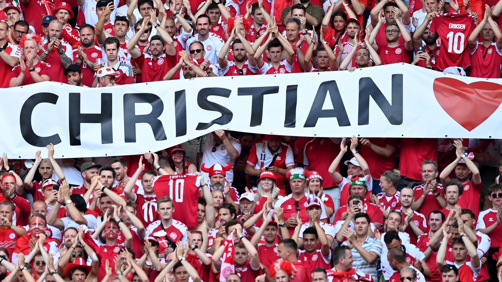 Play halted for Eriksen tribute during Denmark-Belgium Euro 2020 game