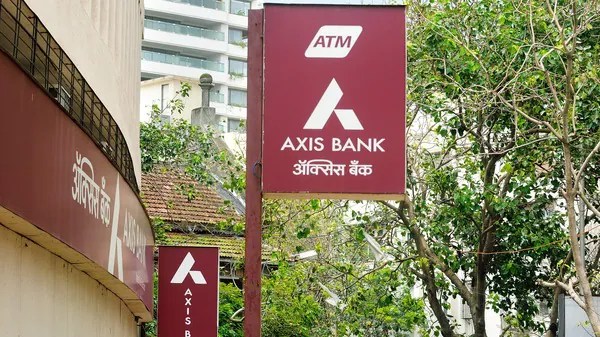 Axis Bank falls 3% despite a 62% rise in Q3 profit; what should investors do now?