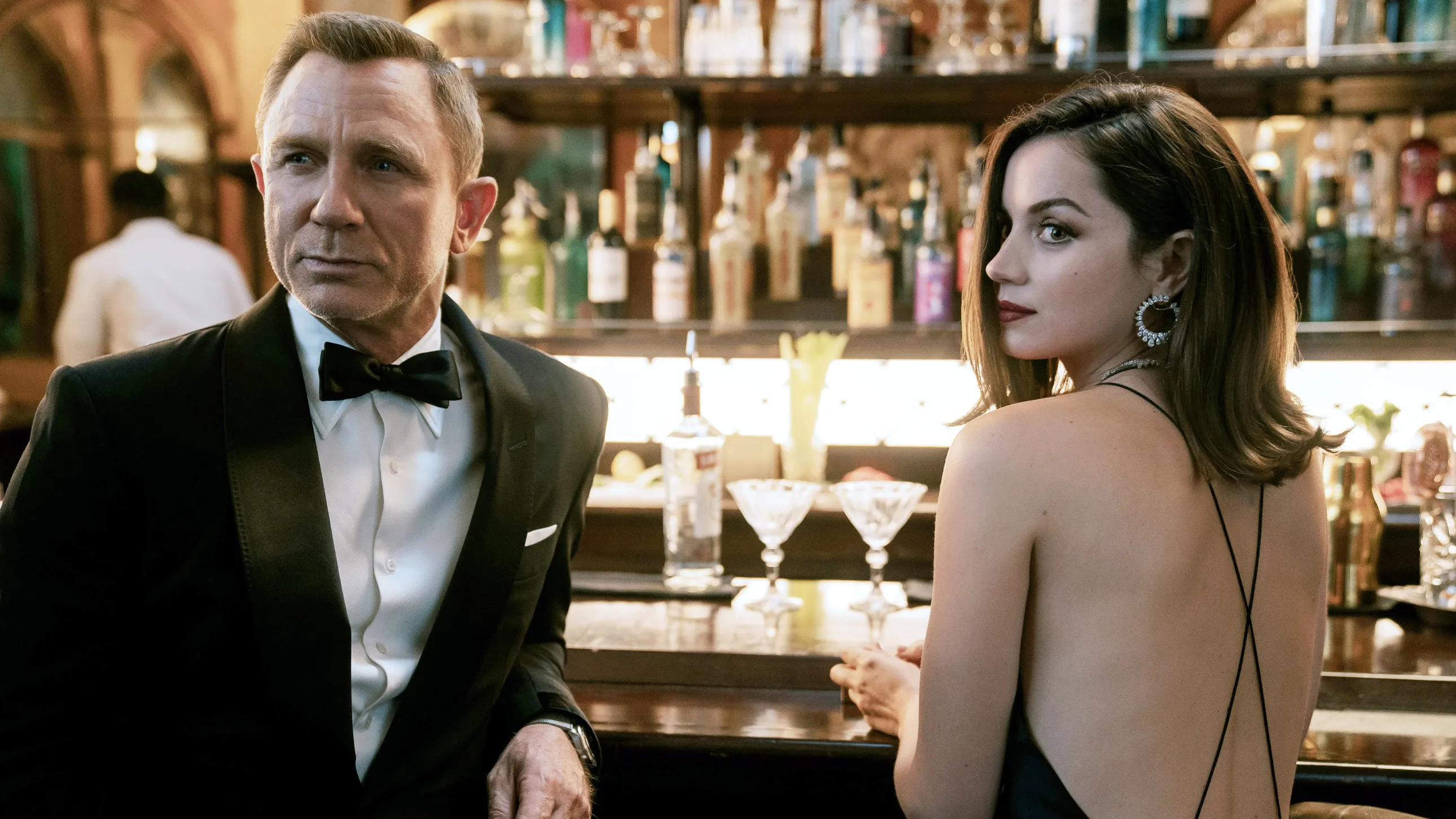 No Time to Die Shakes Up James Bond’s Iconic Wardrobe