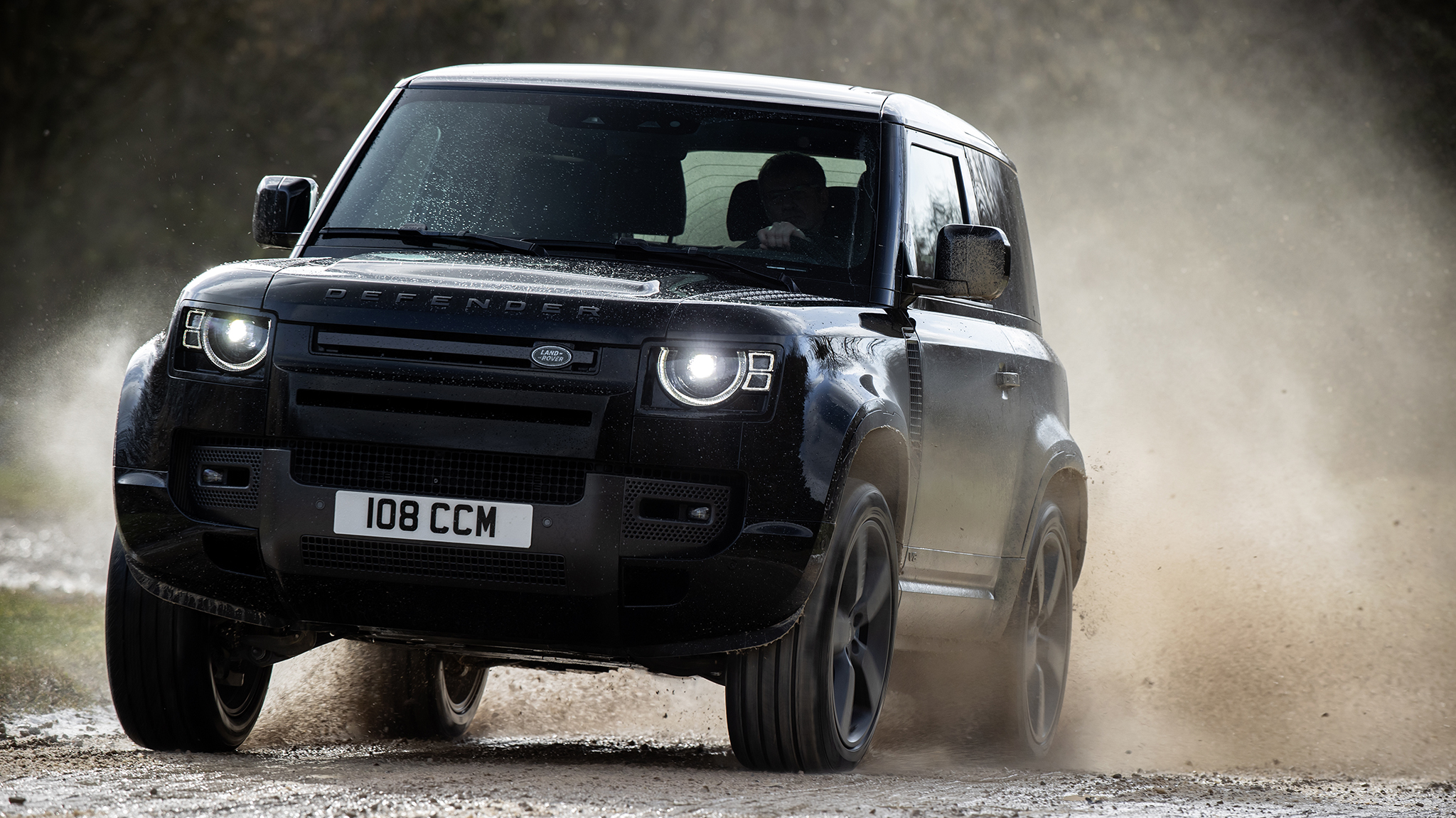2022 Land Rover Defender V-8s Get Less Worse MPG Than Jeep Wrangler 392