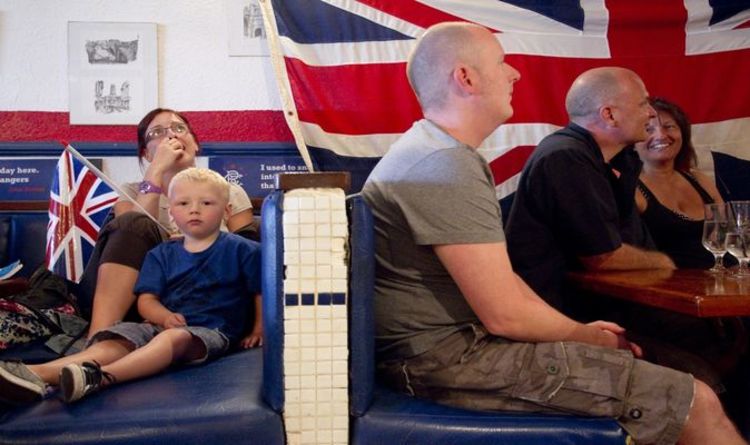 British expats ‘concerned’ over passport stamp issues in Spain - ‘null and void’