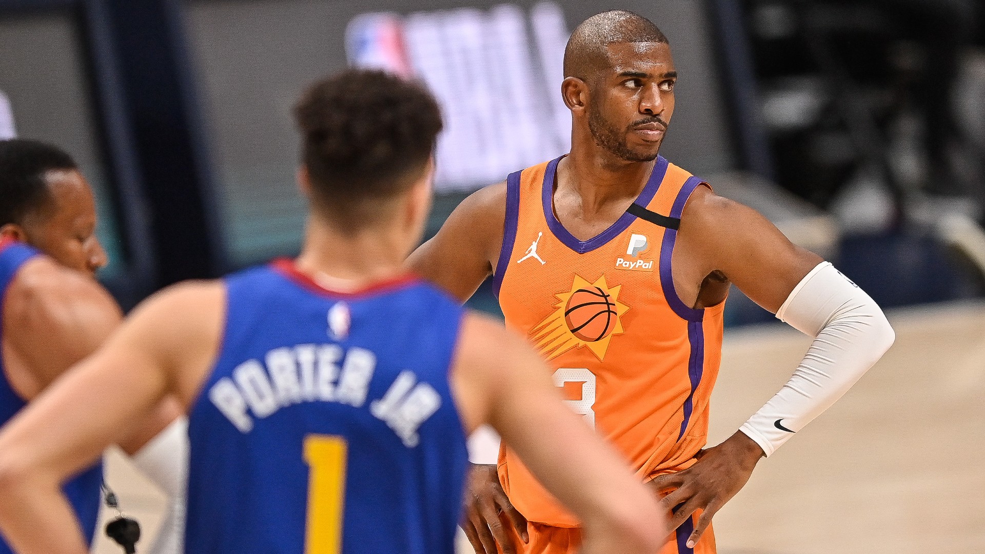Suns' Chris Paul asks referee to hit Nuggets' Nikola Jokic with technical foul, promptly gets his wish