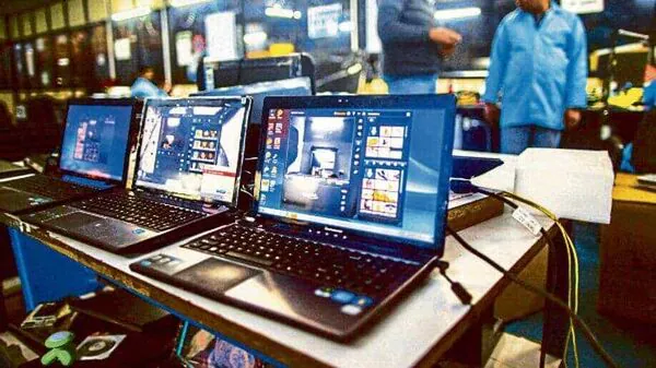 Laptops demand ebbs as pandemic eases