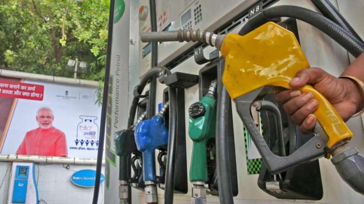 Century! Petrol retails above Rs 100/L in Delhi, Kolkata; Check revised rates