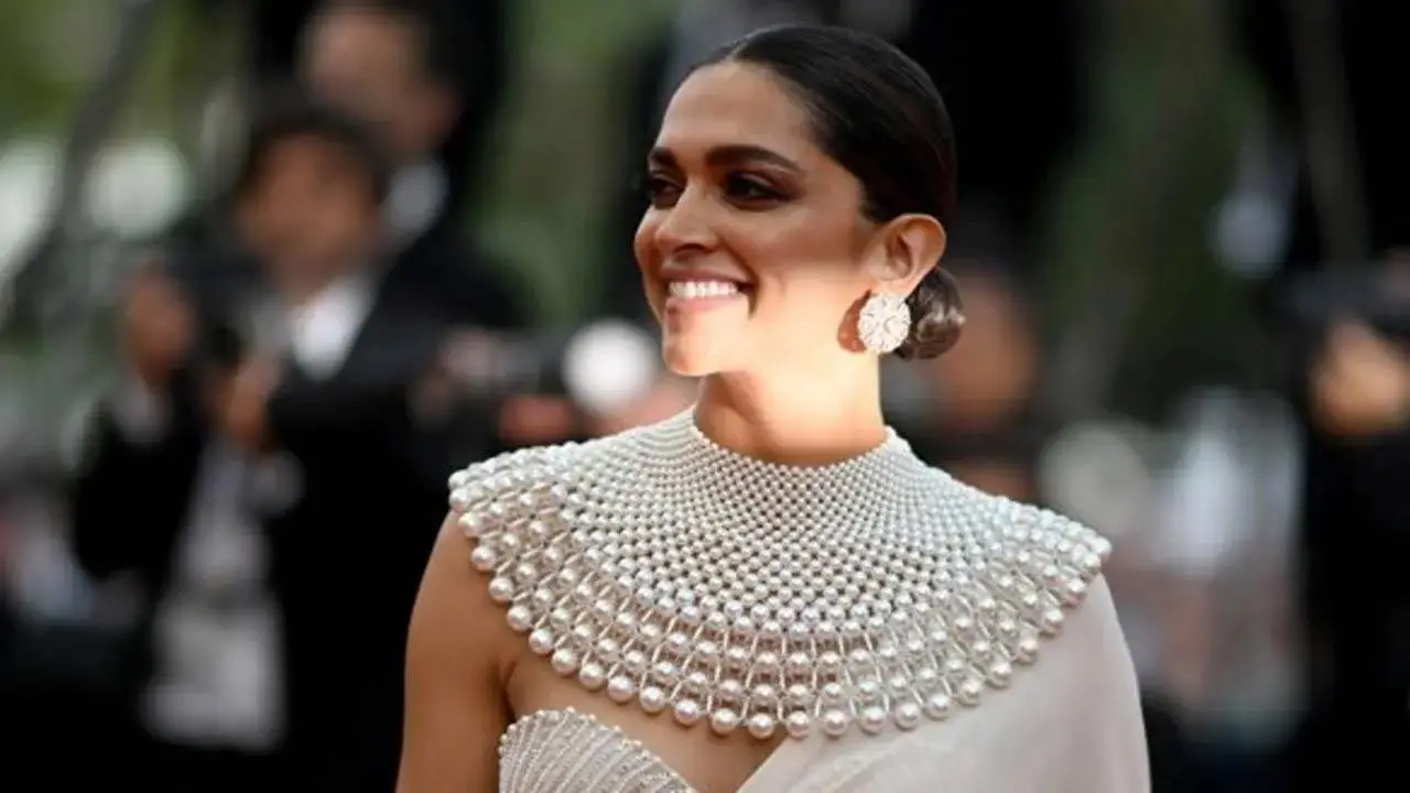 Deepika Padukone shares glimpse from `Pathaan` dubbing session
