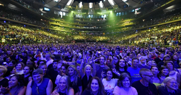 ‘America is back’: Foo Fighters show hits 100% capacity at Madison Square Garden