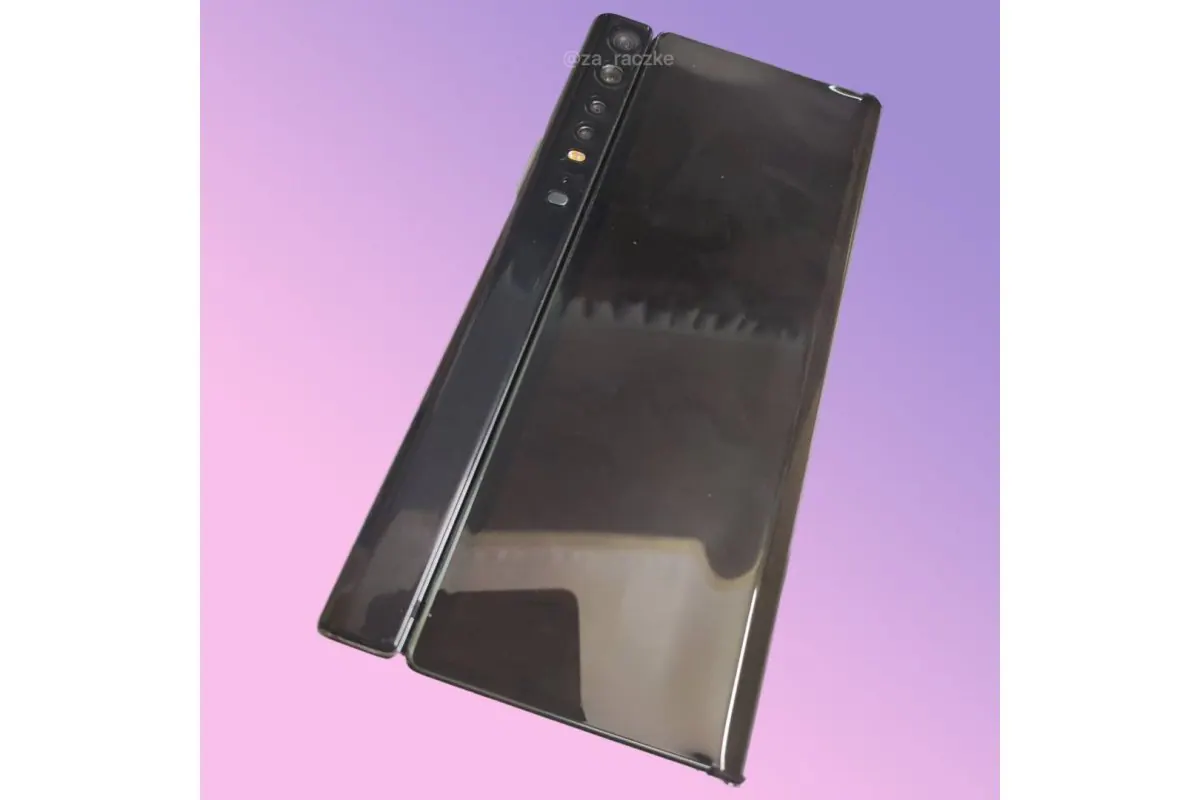Xiaomi Outfolding Smartphone Prototype Leaked via Twitter
