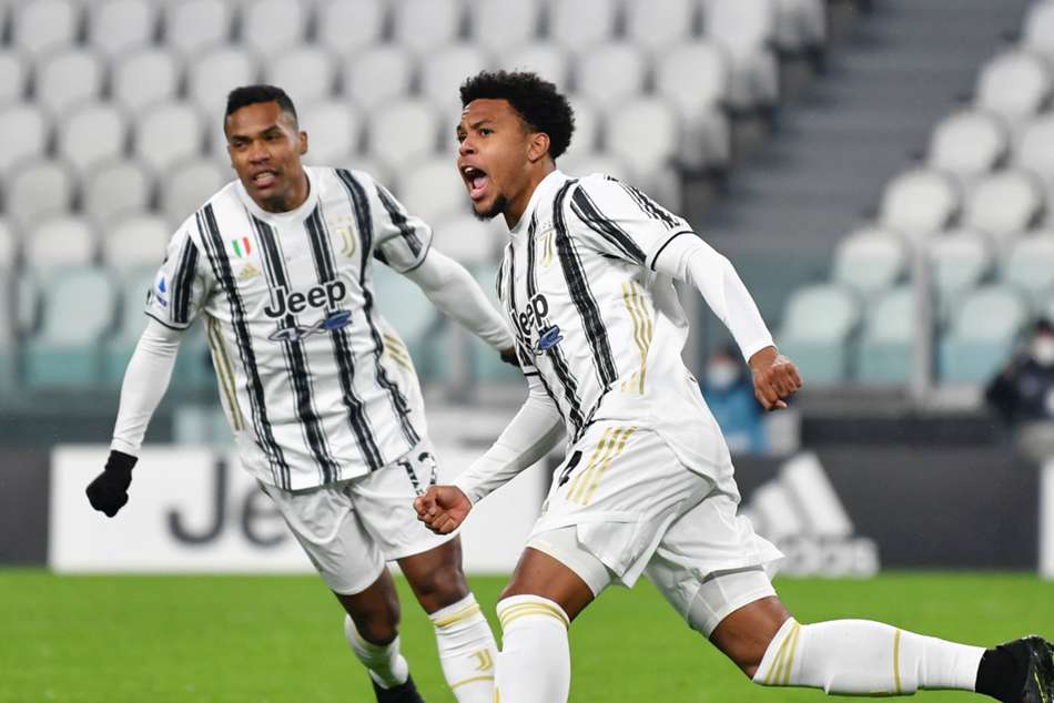Juventus 2-1 Torino: Champions leave it late to win Turin derby