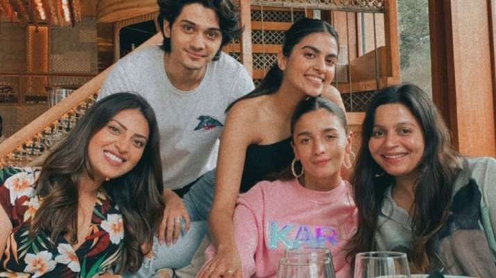 Alia Bhatt enjoys lunch date with sister Shaheen Bhatt, and BFFs Anushka Ranjan and others [PICS]