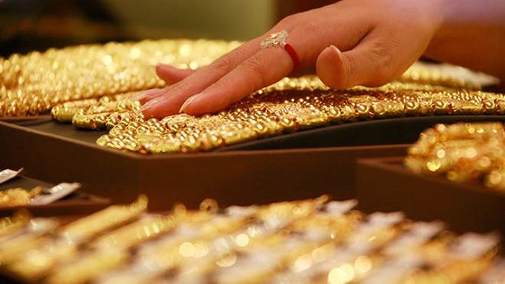 Gold Price Today: Gold rises Rs 250, silver jumps Rs 258