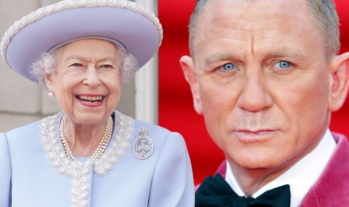 The Queen 'had helicopter preference' for James Bond skit
