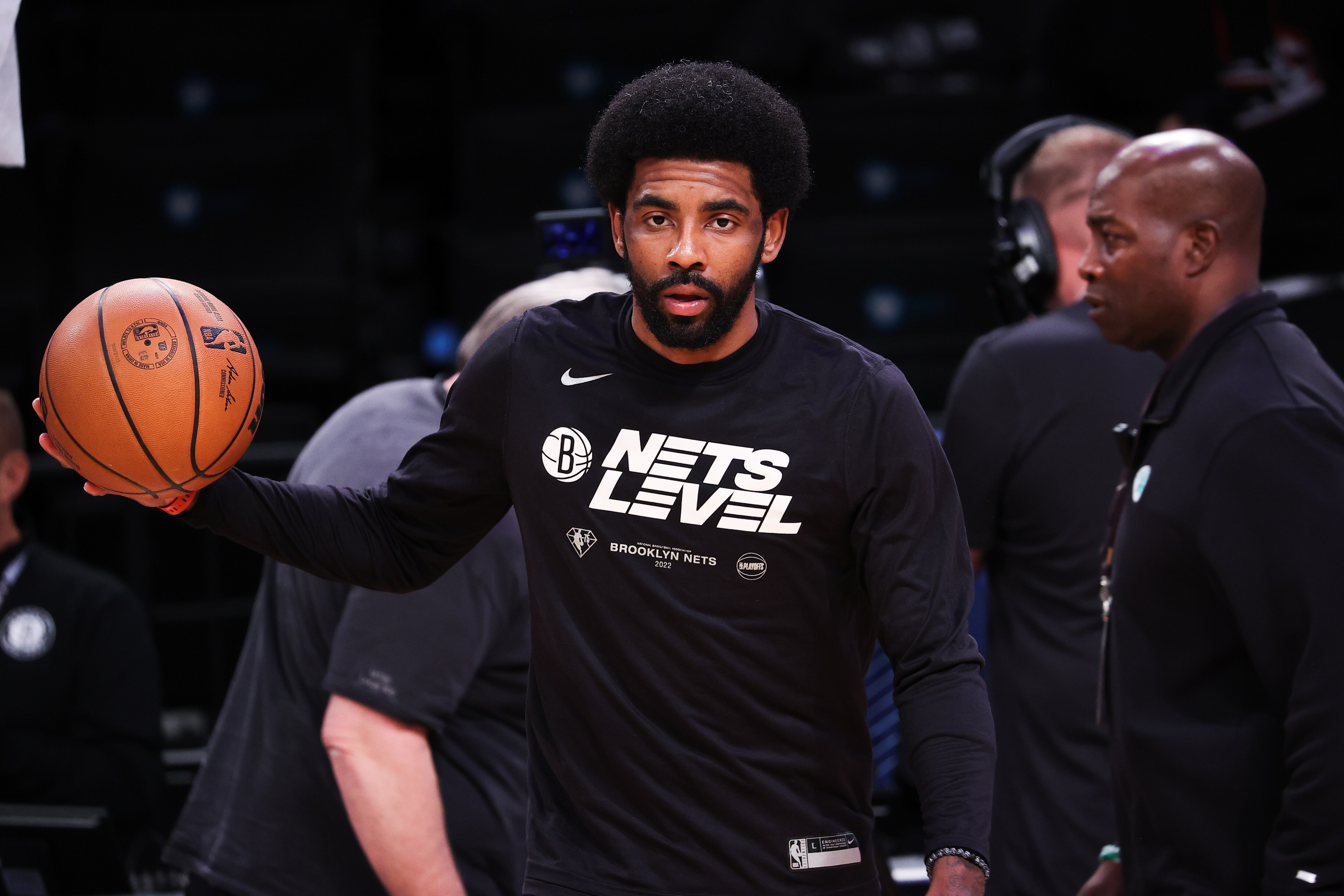 Nets' Kyrie Irving Claps Back at Critics in Twitch Video, Calls Them 'Cockroaches'