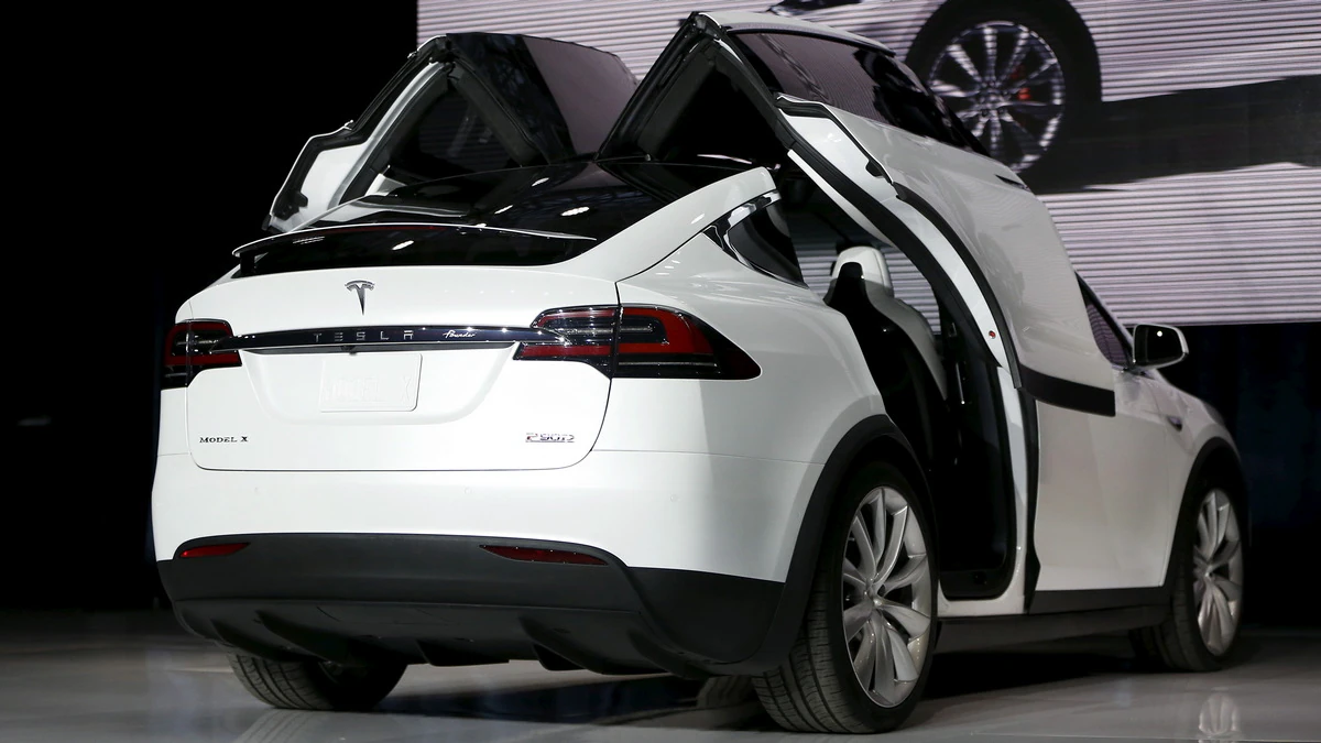 Tesla Recalls 870 Cars in China Over Defective Roofs