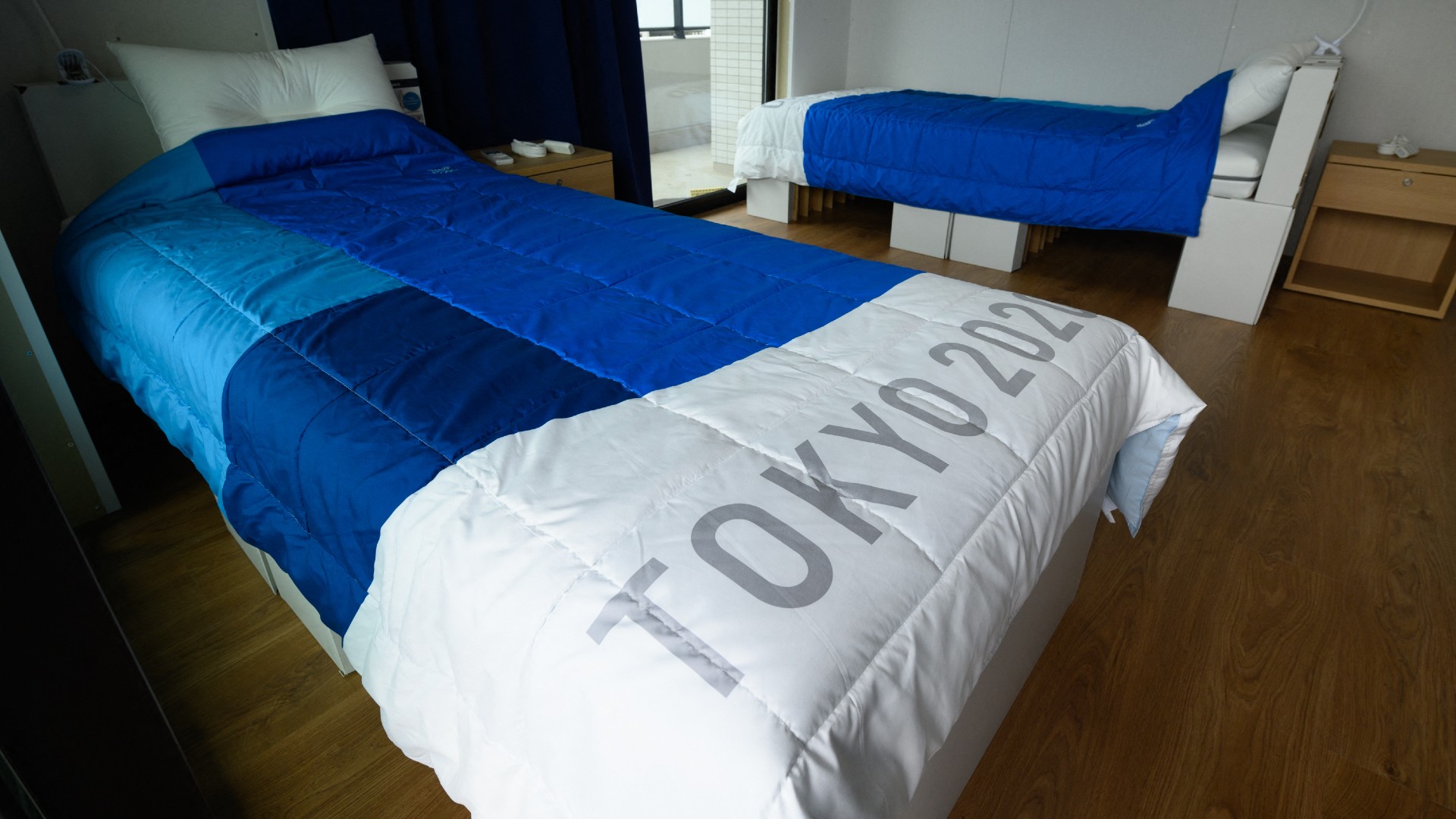 Olympic athlete puts 'anti-sex' beds to the test: 'It's fake. Fake news'