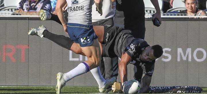 Maumolo hat-trick not enough for Warriors