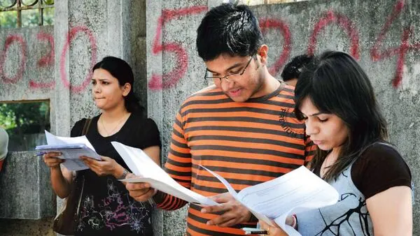 IT firms may halve fresher intake as BFSI clients cut spends