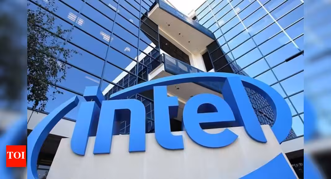 iris xe max: Intel launches Iris Xe Max discrete graphics processing unit - Times of India