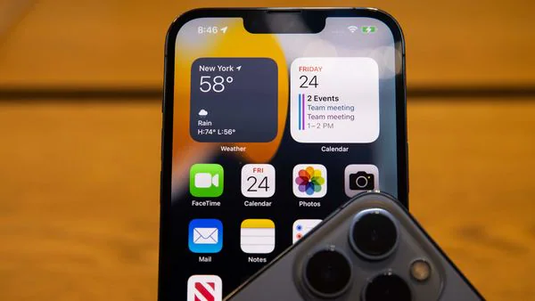 Smartphone trends that will dominate New Year 2022