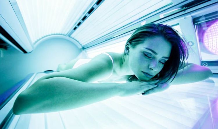 Endometriosis RISK: Women who regularly use sunbeds more likely to develop symptoms