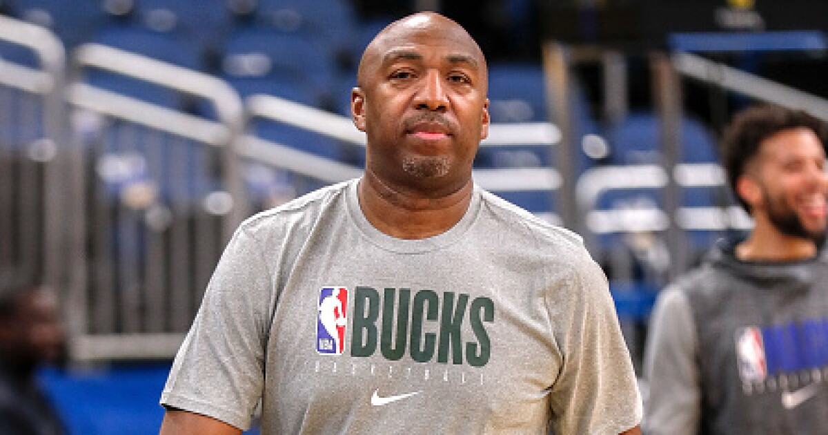 Bucks assistant Vin Baker lost millions to addiction, found salvation in a Starbucks