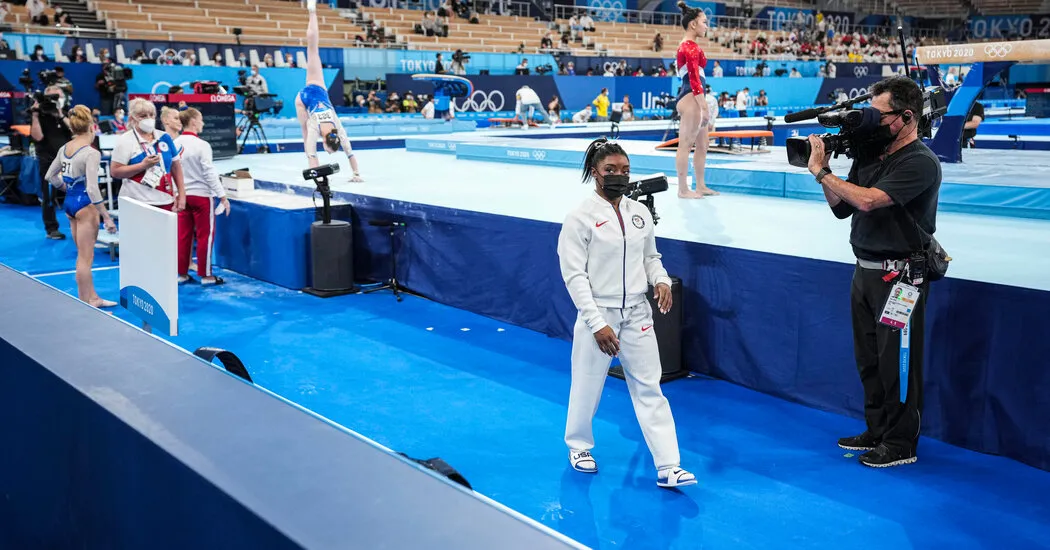 Olympics Live Updates: U.S. Chases Medals in Track; Simone Biles to Compete in Beam Final
