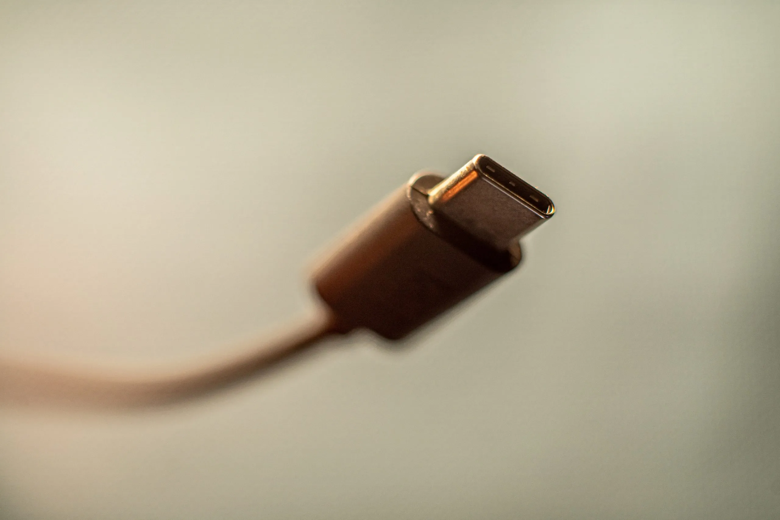 USB-C charging to speed up from 100W to 240W with the new standard - Smartprix