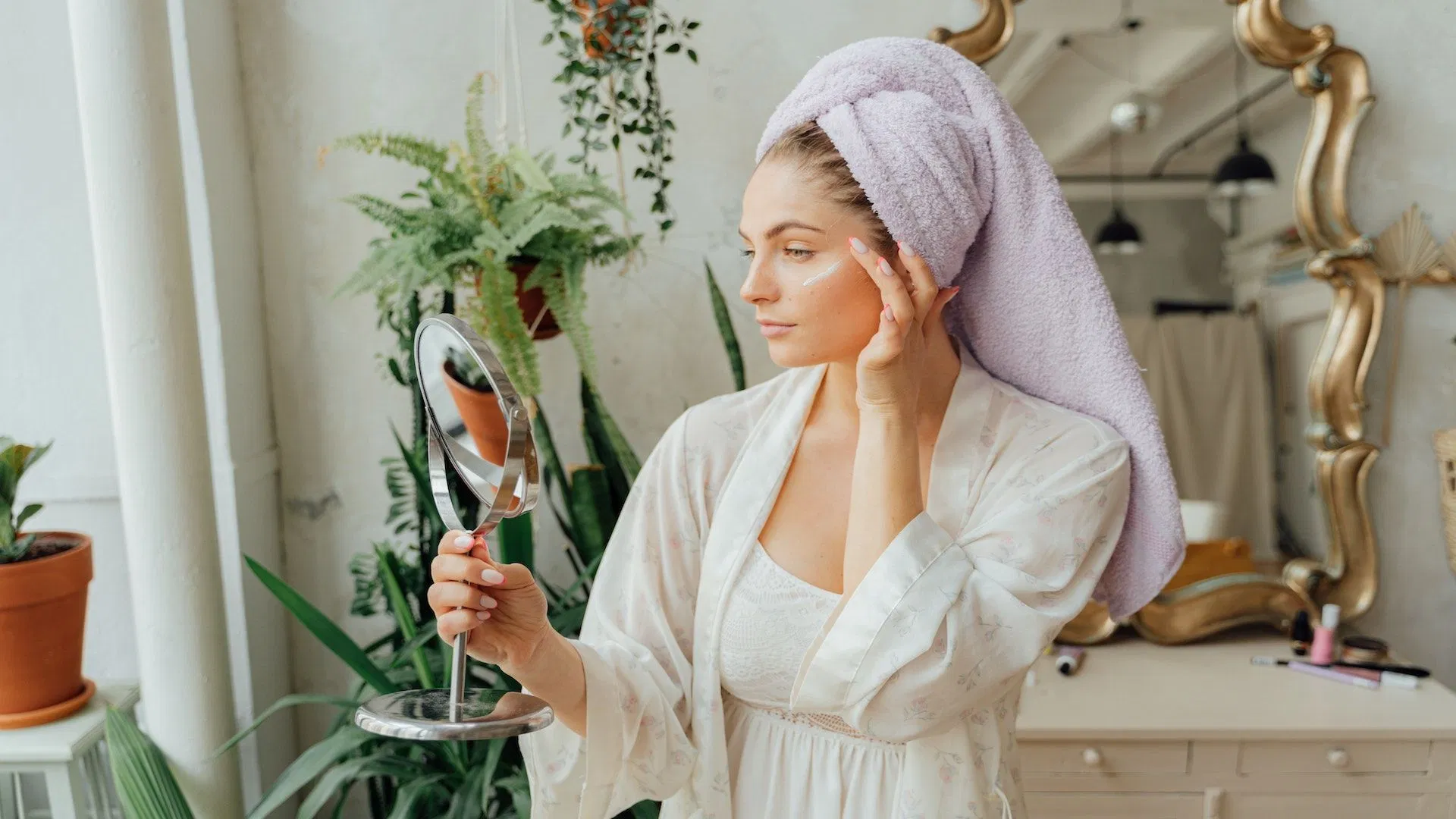 6 Simple Tips to Improve Your Skin Texture Naturally