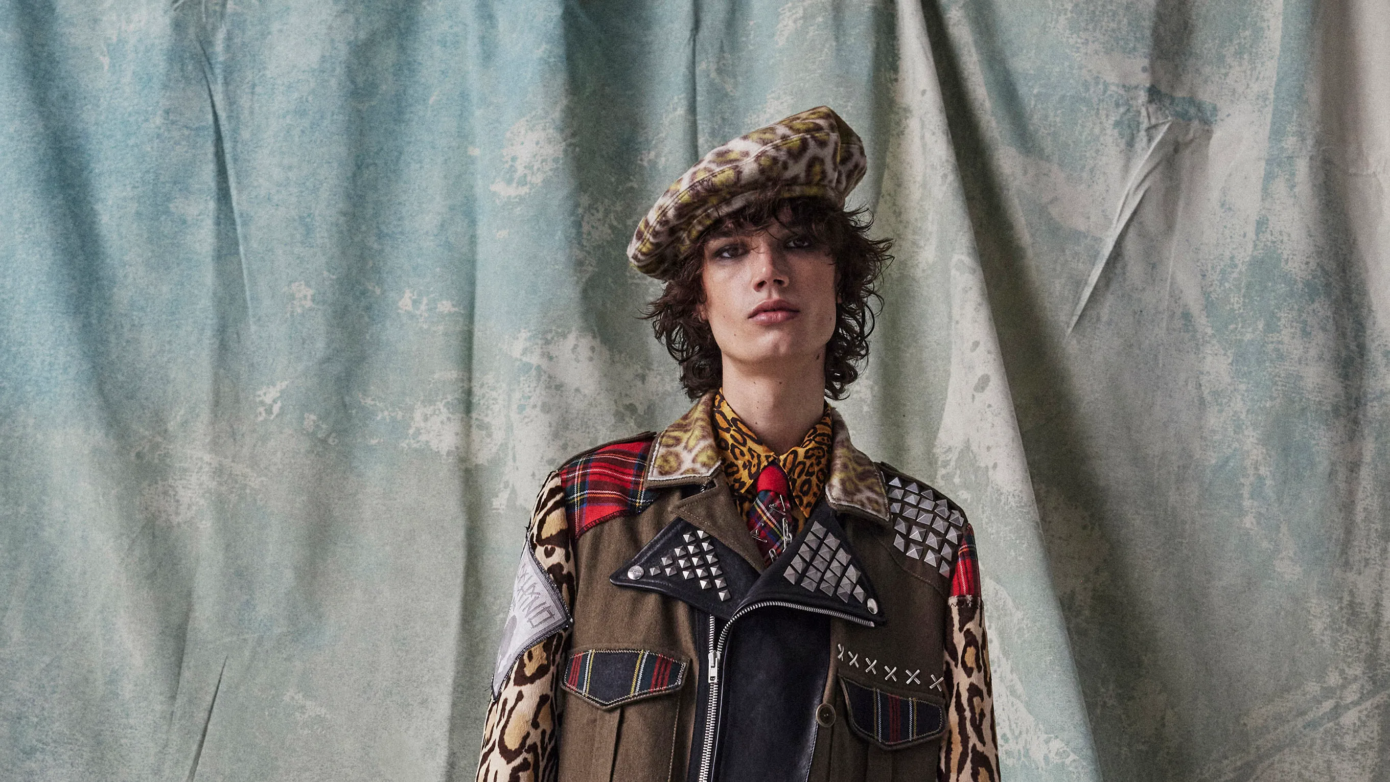Moschino Pre-Fall 2023 Menswear Collection