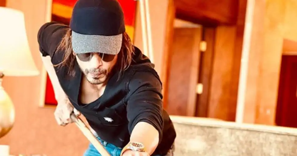 Shah Rukh Khan promises his fans something special as he completes 29 years in the industry