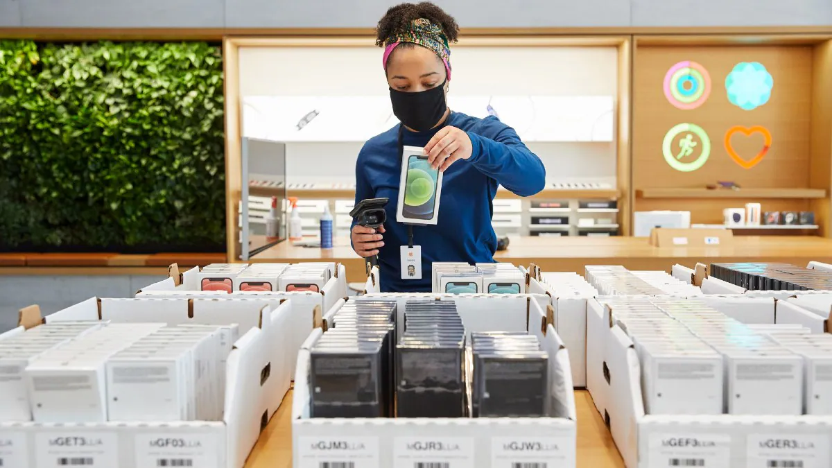 Apple Ramps Up iPhone 12 Production by 20 Lakh Units: Report