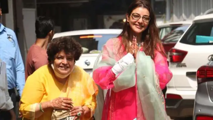 India Tv - Kajal Aggarwal was papped while leaving for her wedding venue with her mother India Tv - Kajal Aggarwal