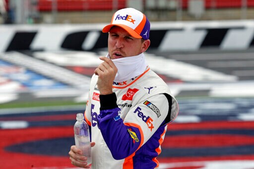 Denny Hamlin Faces Tough Field For Elusive 1st NASCAR Title