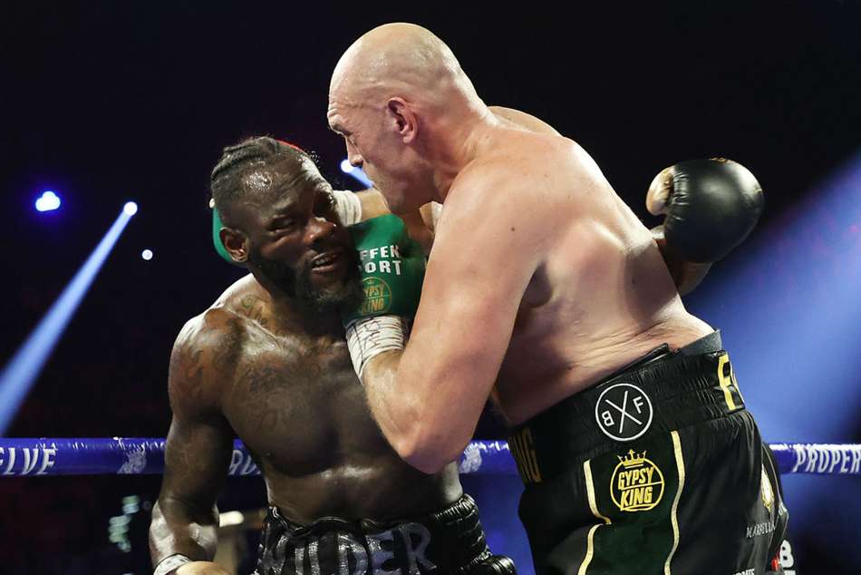 Fury and Wilder fight postponed after COVID-19 positive - reports