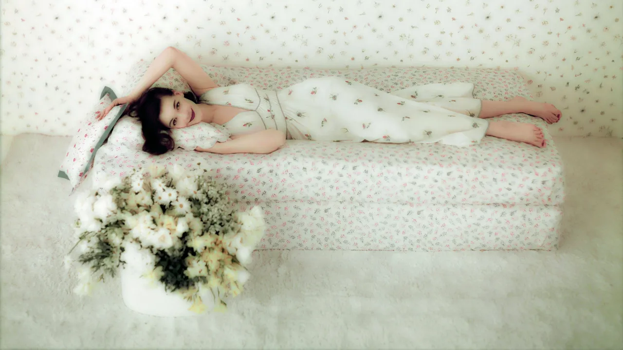 Make Your Bed With These Lovely Floral Bedding Sets