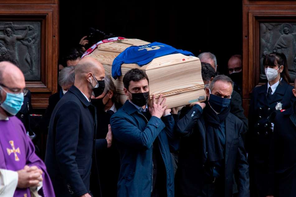 Thousands pay their respects as Paolo Rossi's funeral is held in Vicenza